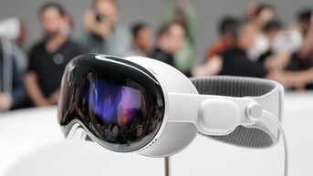 Apple Vision Pro 2 sẽ ra mắt cuối năm 2025