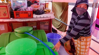 Xóm dân cư không nhà ai có điều hòa, nóng 40 độ vẫn "khỏe re"