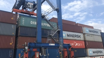 Hàng ngàn container tồn đọng ở cảng biển TP.HCM