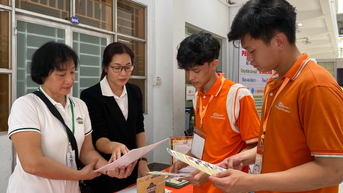 Sinh viên ‘đua’ làm thêm lấy kinh nghiệm xin việc