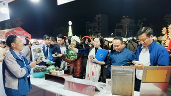 មហោស្រពដើរទិញឥវ៉ាន់នៅ Soc Son៖ ឯកទេសក្នុងតំបន់ និងផលិតផលបៃតង 'សោយរាជ្យ'