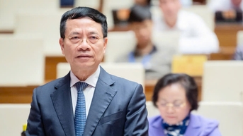 Bộ trưởng Nguyễn Mạnh Hùng đăng đàn trả lời chất vấn về quảng cáo trên mạng xã hội