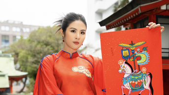 Ngọc Hân tạo dáng áo dài dưới trời 2 độ C