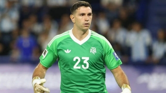 Thủ thành Emiliano Martinez chốt ngày chia tay sự nghiệp