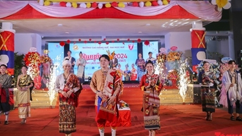 Lưu học sinh Lào tại Huế hân hoan đón Tết cổ truyền Bunpimay