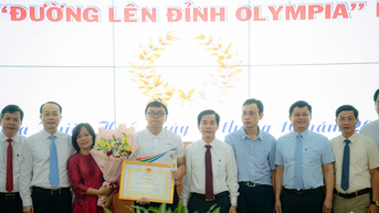 Huế tuyên dương nhà vô địch Đường lên đỉnh Olympia Võ Quang Phú Đức
