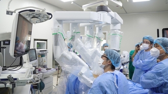 Bệnh viện K hợp tác chuyên gia Nhật Bản duy trì hội chẩn, phẫu thuật bằng robot điều trị ung thư