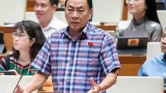 Ngân hàng không mua, dân bán vàng ở đâu?