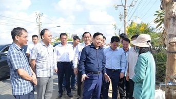 Phó Thủ tướng Trần Hồng Hà kiểm tra tình hình cung cấp nước ngọt ở Tiền Giang