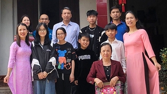 Mẹ 75 tuổi nói chưa Tết nào hạnh phúc, mĩ mãn bằng năm nay