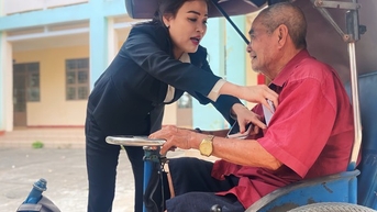 Ấm lòng từ những phần quà tết đến 'đúng lúc, đúng người'