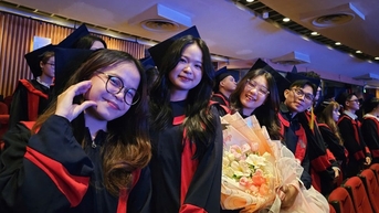 Hiệu trưởng ĐH ca ngợi lứa "sinh viên COVID-19"