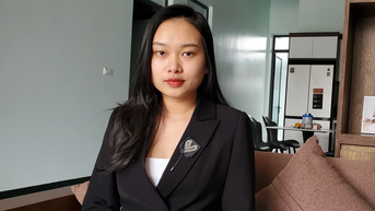 Bỏ công việc lương cao, nữ cử nhân xinh đẹp viết đơn nhập ngũ