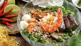 Michelin Guide đề xuất ăn hủ tiếu, bún chả, xôi, phở, bánh cuốn... khi đến Việt Nam