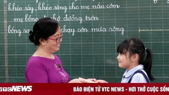 Hội phụ huynh cãi nhau ỏm tỏi chuyện 'tặng quà hay tiền cho cô giáo ngày 20/11'