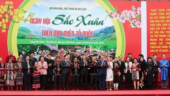 Quan tâm phát triển toàn diện, chú trọng phát triển văn hóa vùng đồng bào dân tộc thiểu số, vùng sâu, vùng xa, vùng biên giới và hải đảo