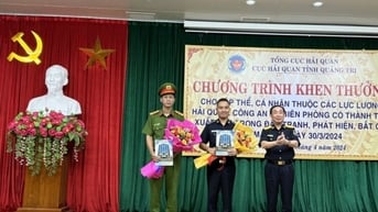 Khen thưởng các lực lượng phối hợp phá chuyên án 100 kg ma tuý đá tại Quảng Trị