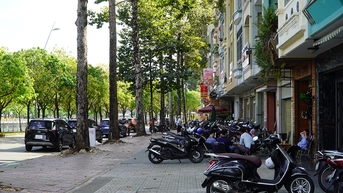 Ba quận ở TP HCM lên danh mục đường 'cho thuê' vỉa hè