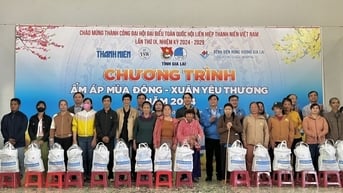 Những món quà hạnh phúc cho người dân vùng biên dịp cuối năm