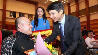 ជនពិការផ្សព្វផ្សាយសេចក្តីស្រឡាញ់តាមរយៈគម្រោងចំណេះដឹង