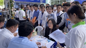 Bác sĩ trẻ băn khoăn có nên chọn làm việc tại các trạm y tế?