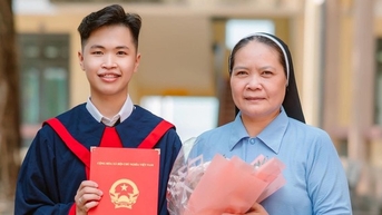 Từ cậu bé bị bỏ rơi ở chân cầu đến đại sứ sinh viên