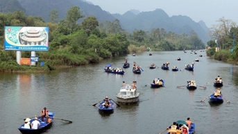 Tăng cường các biện pháp đảm bảo an toàn giao thông đường thủy trong dịp Lễ hội Chùa Hương