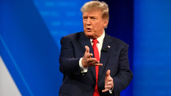 Ông Donald Trump tuyên bố áp thuế 60% lên hàng Trung Quốc nếu tái đắc cử