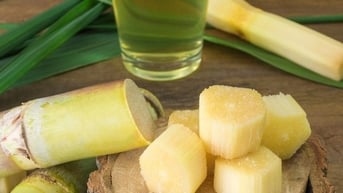 Dùng nước mía tránh mất nước ngày nắng nóng và chữa nhiều bệnh