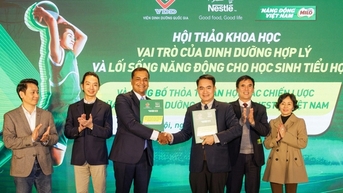 ការប្រឹក្សាអំពីអាហារូបត្ថម្ភ និងការធ្វើលំហាត់ប្រាណ ដើម្បីជួយសិស្សសាលាបឋមសិក្សាឱ្យមានសុខភាពល្អ និងសកម្មជាងមុន