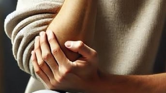 Loại đau tay người chơi thể thao không được phớt lờ