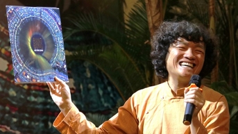 Ngô Hồng Quang mang cả văn hóa dân tộc thiểu số vào album đĩa than Rạng Đông