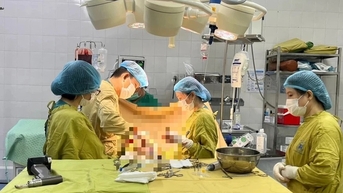 Sau va chạm giao thông thì bị đâm đứt 2 động mạch, thủng phổi