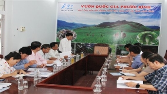 គណៈកម្មាធិការជនជាតិភាគតិចខេត្ត Ninh Thuan ត្រួតពិនិត្យការអនុវត្តកម្មវិធីគោលដៅជាតិ ១៧១៩ នៅឧទ្យានជាតិ Phuoc Binh