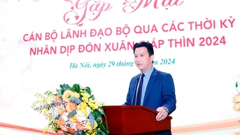 Bộ Tài nguyên và Môi trường gặp mặt cán bộ lãnh đạo qua các thời kỳ nhân dịp đón Xuân Giáp Thìn 2024