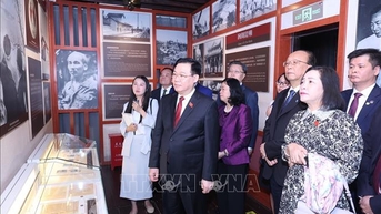 Chủ tịch Quốc hội Vương Đình Huệ thăm Khu di tích lịch sử Chủ tịch Hồ Chí Minh tại Côn Minh