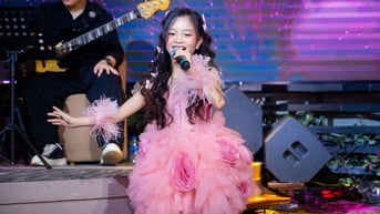 Em gái Pu "Đi giữa trời rực rỡ" không áp lực khi nổi tiếng sớm