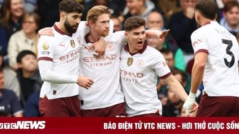 De Bruyne lập cú đúp, Man City quyết liệt bám đuổi Liverpool