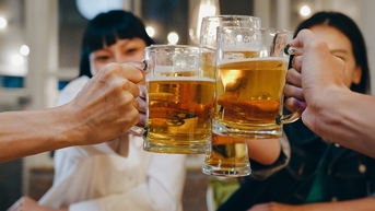 Bia, rượu hại da thế nào