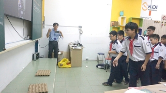 Trường cấp 2 ở TP.HCM bắt đầu dạy học bằng tiếng Anh