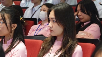 Lễ khai giảng đặc biệt
