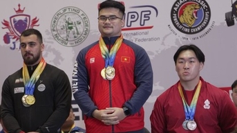 Vượt qua lực sĩ người Iran, Đặng Thế Hưng giành HCV giải vô địch powerlifting châu Á