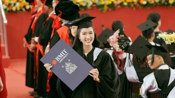 Á hậu Phương Anh tốt nghiệp thạc sĩ, nhắc lại ước mơ mở tiệm trà sữa