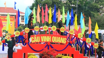 Thanh niên Đà Nẵng hăng hái lên đường nhập ngũ