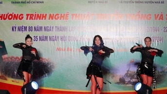 Nhóm Mắt Ngọc "cháy" hết mình với đêm nhạc chiến sĩ