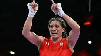 Nữ võ sĩ trải qua 8 đợt hóa trị ung thư nhắm kỳ tích đoạt HCV Olympic