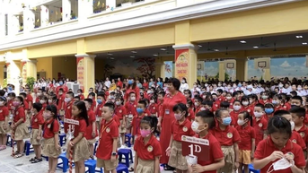 Khuyến khích xã hội hóa trong dạy ngoại ngữ ở tiểu học