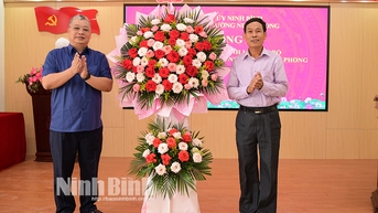 Công bố quyết định thành lập Chi bộ HTX Dịch vụ nông nghiệp Yên Phong
