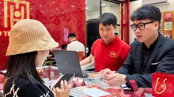 Hải Dương nhộn nhịp giao dịch vàng ngày vía Thần tài 2024