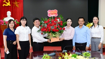 Báo Tuyên Quang chúc mừng 79 năm ngày truyền thống ngành Văn hóa